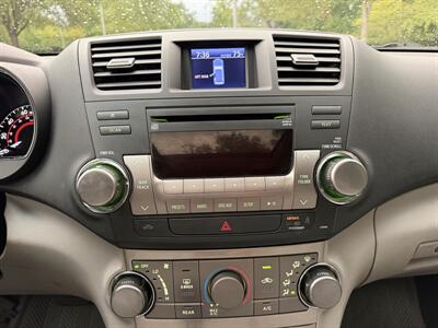2012 Toyota Highlander SE   - Photo 15 - Greensboro, NC 27407