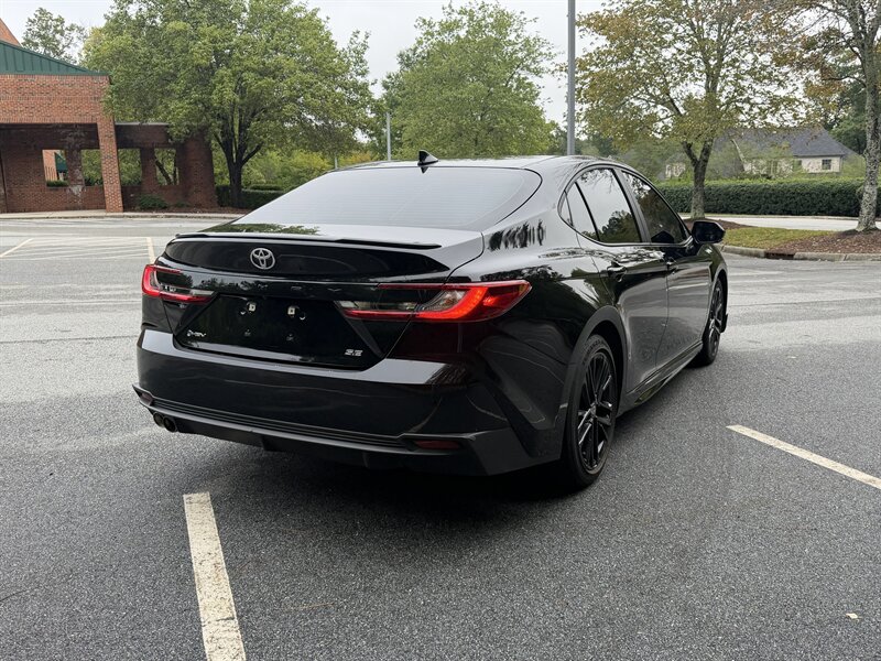 2025 Toyota Camry SE - Photo 5 - Greensboro, NC 27407