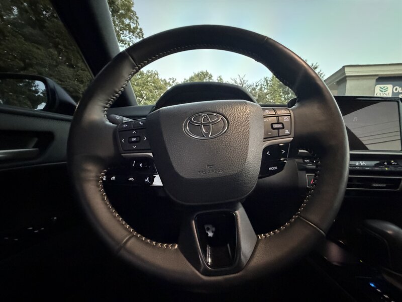 2025 Toyota Camry SE - Photo 11 - Greensboro, NC 27407