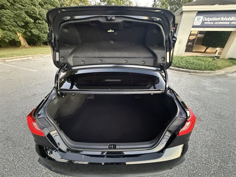2025 Toyota Camry SE - Photo 8 - Greensboro, NC 27407