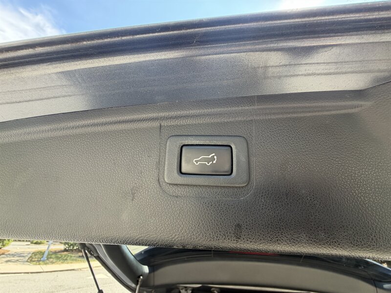 2018 Subaru Outback 2.5i Limited - Photo 11 - Greensboro, NC 27407