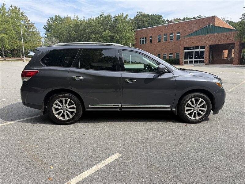 2014 Nissan Pathfinder SL - Photo 6 - Greensboro, NC 27407