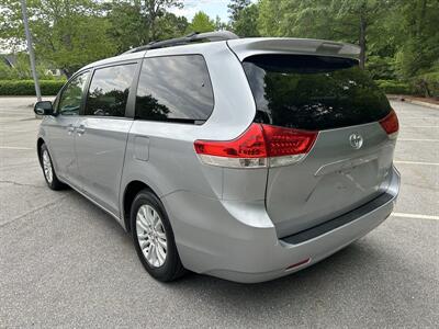 2014 Toyota Sienna XLE 8-Passenger Auto Acce   - Photo 3 - Greensboro, NC 27407