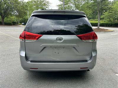 2014 Toyota Sienna XLE 8-Passenger Auto Acce   - Photo 4 - Greensboro, NC 27407