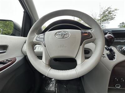 2014 Toyota Sienna XLE 8-Passenger Auto Acce   - Photo 14 - Greensboro, NC 27407
