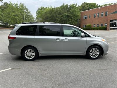 2014 Toyota Sienna XLE 8-Passenger Auto Acce   - Photo 6 - Greensboro, NC 27407