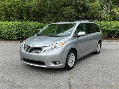 2014 Toyota Sienna XLE 8-Passenger Auto Acce Minivan