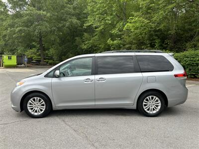 2014 Toyota Sienna XLE 8-Passenger Auto Acce   - Photo 2 - Greensboro, NC 27407