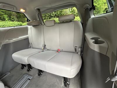 2014 Toyota Sienna XLE 8-Passenger Auto Acce   - Photo 13 - Greensboro, NC 27407