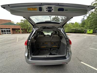 2014 Toyota Sienna XLE 8-Passenger Auto Acce   - Photo 9 - Greensboro, NC 27407