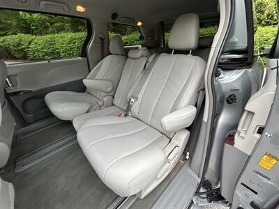 2014 Toyota Sienna XLE 8-Passenger Auto Acce   - Photo 12 - Greensboro, NC 27407
