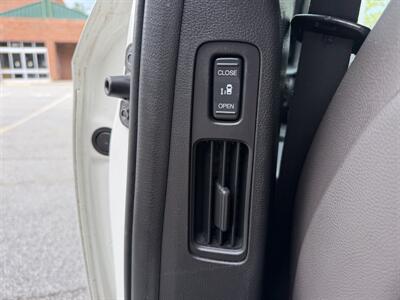 2018 Honda Odyssey Elite   - Photo 21 - Greensboro, NC 27407