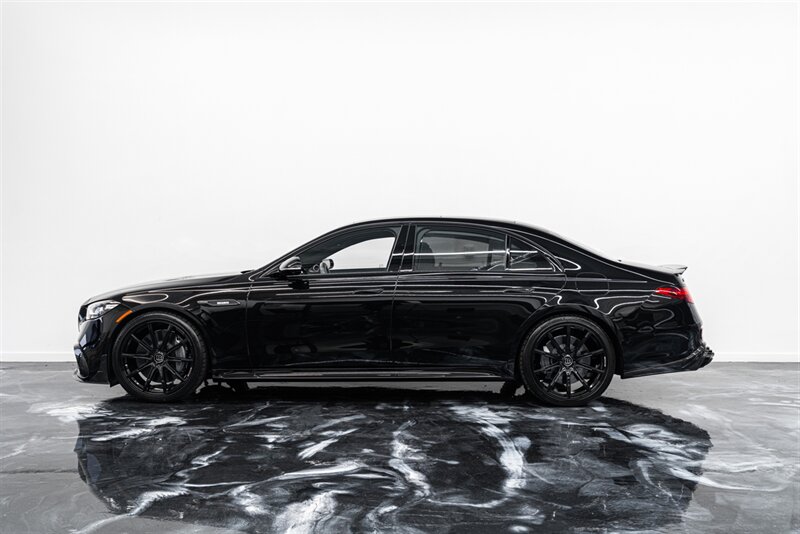 2025 Mercedes-Benz S-Class S 63 E-Performance's photo