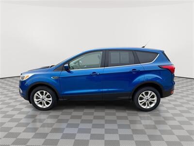 2019 Ford Escape SE   - Photo 2 - Saint Cloud, MN 56304