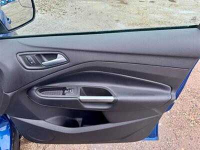 2019 Ford Escape SE   - Photo 19 - Saint Cloud, MN 56304