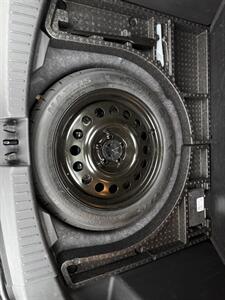 2019 Ford Escape SE   - Photo 15 - Saint Cloud, MN 56304