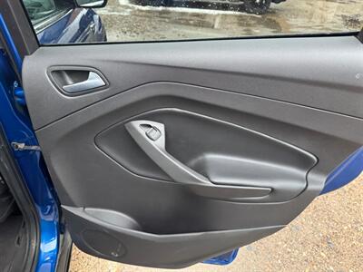 2019 Ford Escape SE   - Photo 17 - Saint Cloud, MN 56304