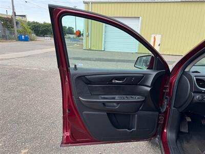 2016 Chevrolet Traverse LT   - Photo 9 - Saint Cloud, MN 56304