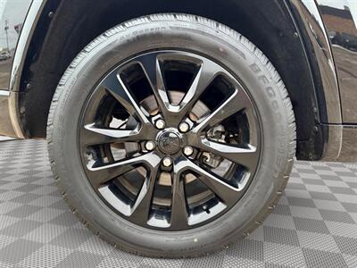 2020 Jeep Grand Cherokee Altitude   - Photo 36 - Saint Cloud, MN 56304