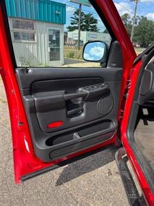 2004 Dodge Ram 1500 SLT 4dr Quad Cab SLT   - Photo 8 - Saint Cloud, MN 56304