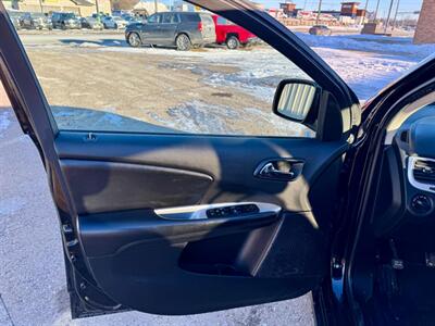 2020 Dodge Journey SE Value   - Photo 8 - Saint Cloud, MN 56304