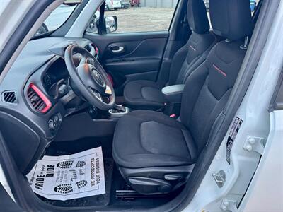 2023 Jeep Renegade Trailhawk   - Photo 9 - Saint Cloud, MN 56304