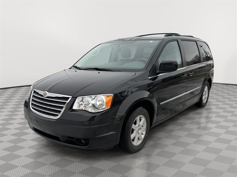 2010 Chrysler Town & Country Touring's photo