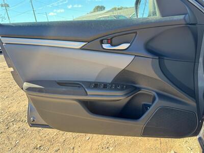 2018 Honda Civic LX   - Photo 11 - Saint Cloud, MN 56304