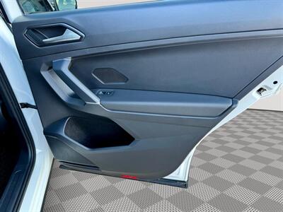 2018 Volkswagen Tiguan 2.0T SE 4Motion   - Photo 28 - Saint Cloud, MN 56304