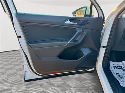 2018 Volkswagen Tiguan 2.0T SE 4Motion   - Photo 11 - Saint Cloud, MN 56304