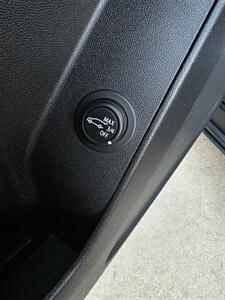 2020 Chevrolet Equinox LT   - Photo 8 - Anderson, SC 29625