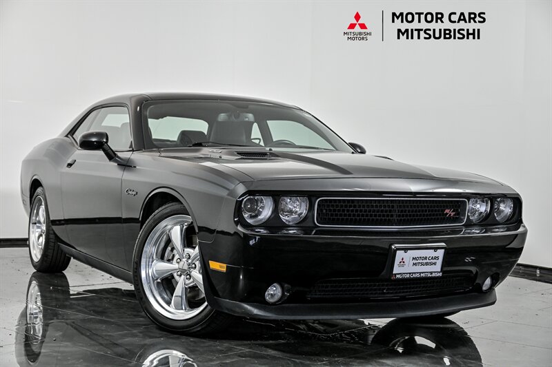 2013 Dodge Challenger Coupe Rear-Wheel Drive 6-Speed Manual