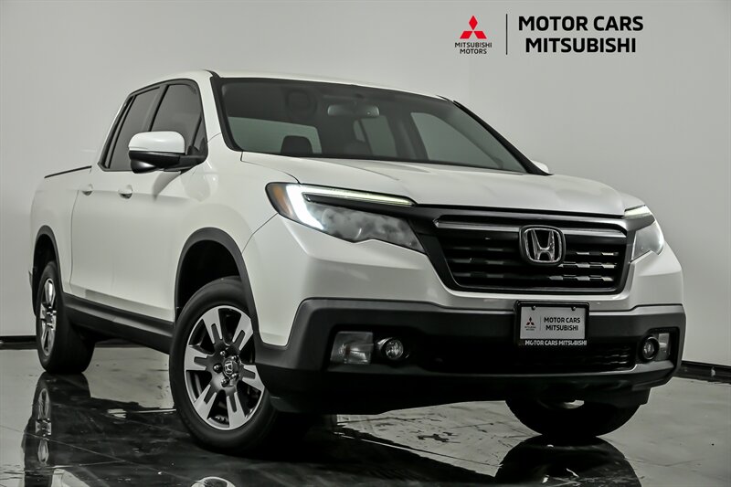 White Diamond Pearl 2017 Honda Ridgeline Pickup Truck All-Wheel Drive Automatic