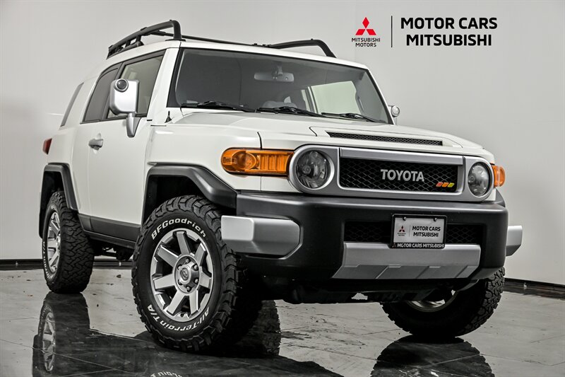 2014 Toyota FJ Cruiser SUV / Crossover Four-Wheel Drive 6-Speed Manual