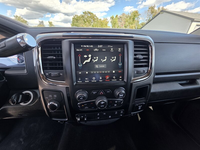 2018 RAM 2500 Big Horn - Photo 25 - Westport, MA 02790