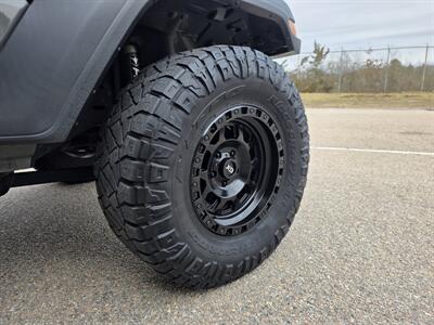 2020 Jeep Gladiator Sport S - Photo 11 - Westport, MA 02790