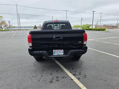 2017 Toyota Tacoma TRD Sport   - Photo 7 - Westport, MA 02790