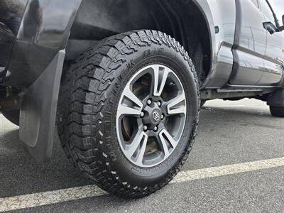 2017 Toyota Tacoma TRD Sport   - Photo 11 - Westport, MA 02790