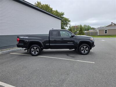 2017 Toyota Tacoma TRD Sport   - Photo 3 - Westport, MA 02790
