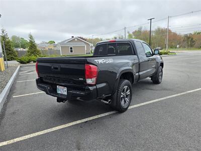 2017 Toyota Tacoma TRD Sport   - Photo 8 - Westport, MA 02790