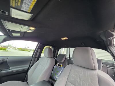 2017 Toyota Tacoma TRD Sport   - Photo 29 - Westport, MA 02790