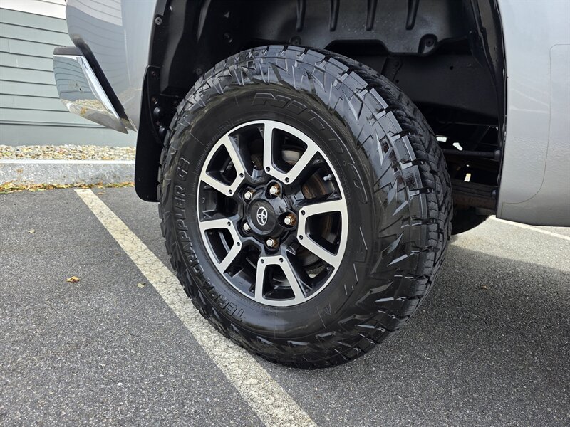 2014 Toyota Tundra SR5 - Photo 10 - Westport, MA 02790