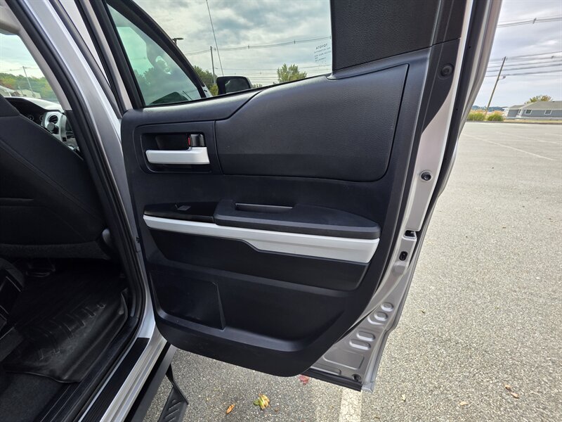 2014 Toyota Tundra SR5 - Photo 27 - Westport, MA 02790
