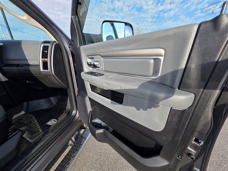 2014 RAM 3500 Big Horn - Photo 32 - Westport, MA 02790