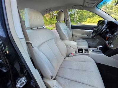 2011 Subaru Legacy 2.5i Premium   - Photo 17 - Westport, MA 02790