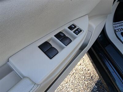 2011 Subaru Legacy 2.5i Premium   - Photo 19 - Westport, MA 02790