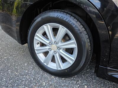 2011 Subaru Legacy 2.5i Premium   - Photo 11 - Westport, MA 02790