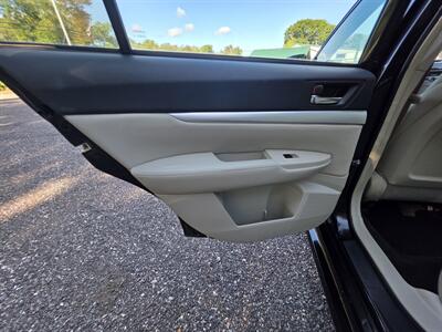 2011 Subaru Legacy 2.5i Premium   - Photo 27 - Westport, MA 02790