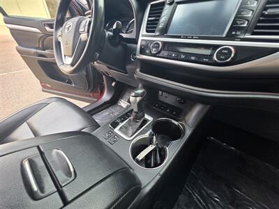 2016 Toyota Highlander XLE - Photo 27 - Westport, MA 02790