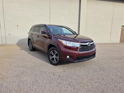 2016 Toyota Highlander XLE - Photo 2 - Westport, MA 02790